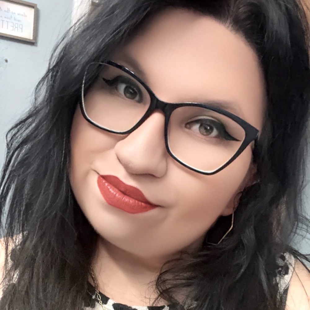 Meet your Posher, Crystal